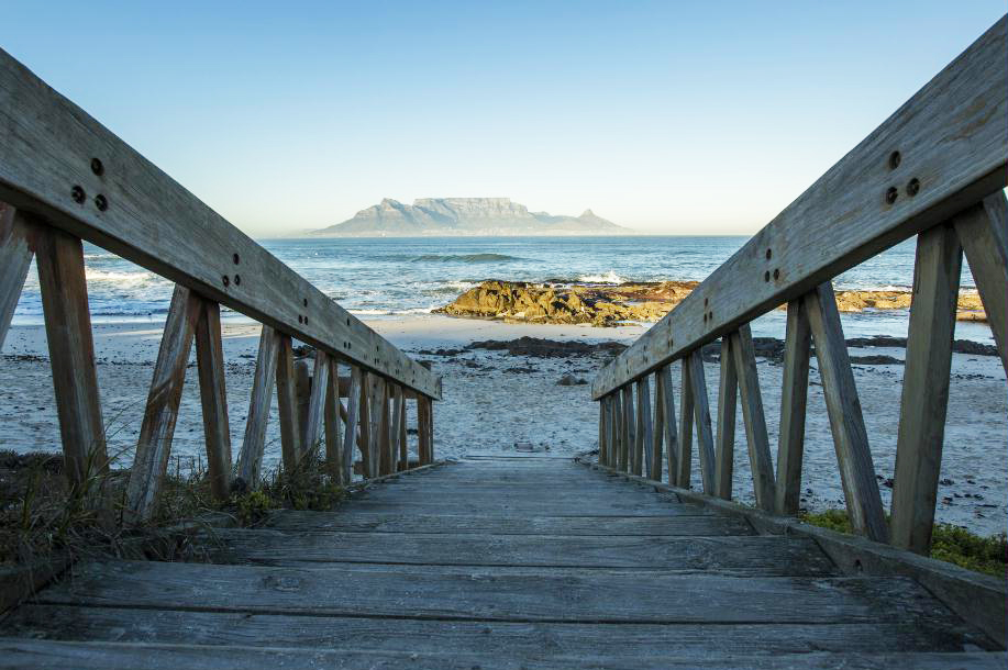 MF015 Wall décor art photographic on canvas seascape walkway and Table Mountain